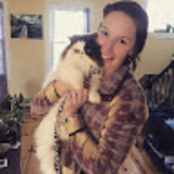 Meet your Posher, Lydia - Picture 1 of 1